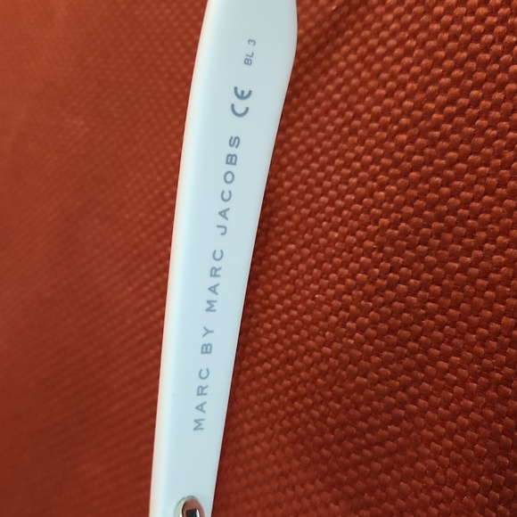Marc by Marc Jacobs White Sunglasses - Picture 4 of 9